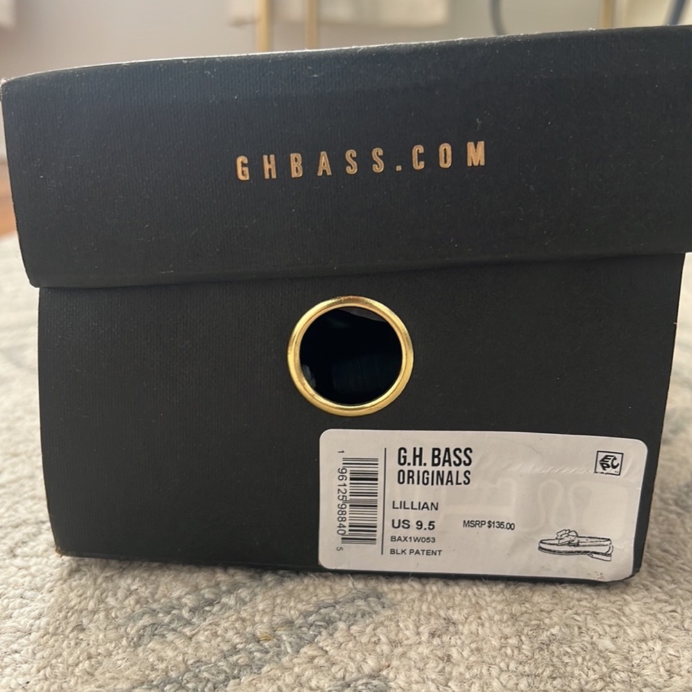 G.H. Bass Lillian Bow Loafers, size 9.5 black patent leather